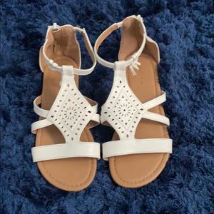 American Eagle white floral sandals